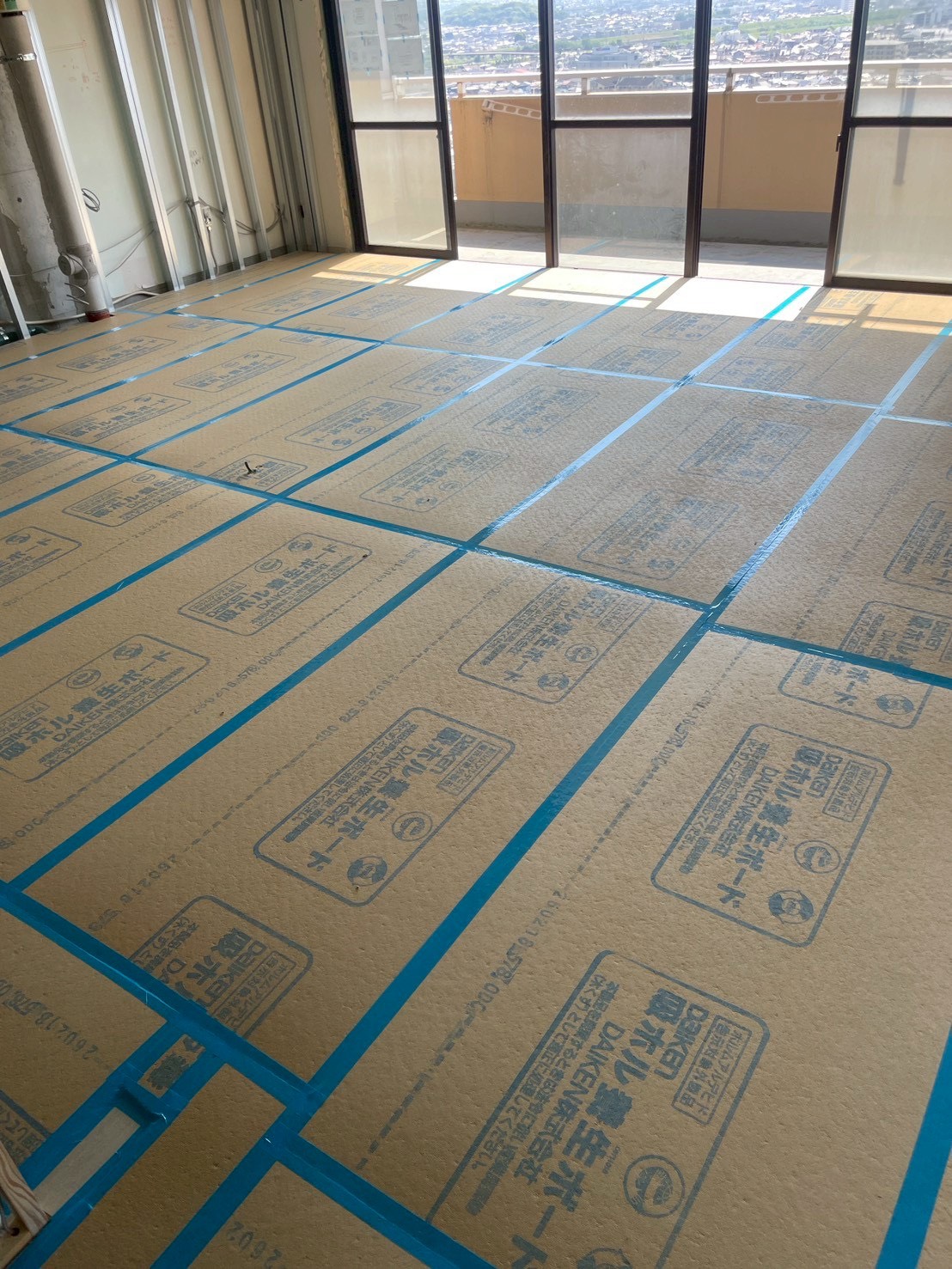 LDKフロアタイル張り替え
